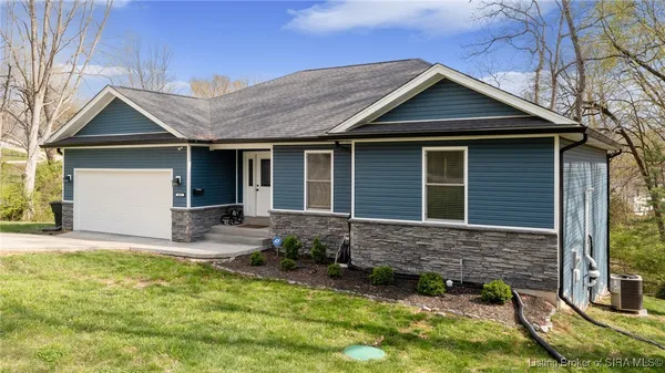 $385,000 | 865 Capitol Boulevard, Corydon, IN 47112