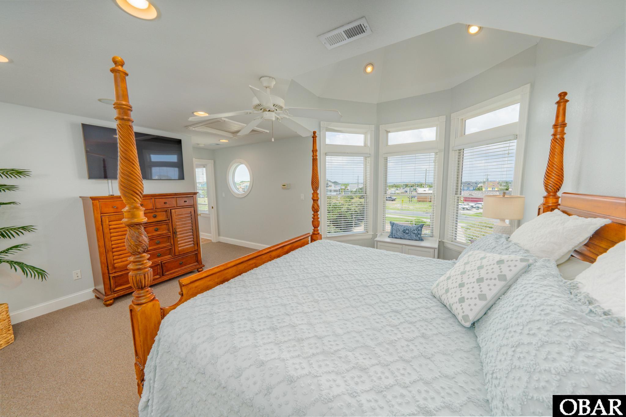 7245 South Old Oregon Inlet Road Nags Head, NC 27959 - Photo 16 of 50 Top Level King Suite #1