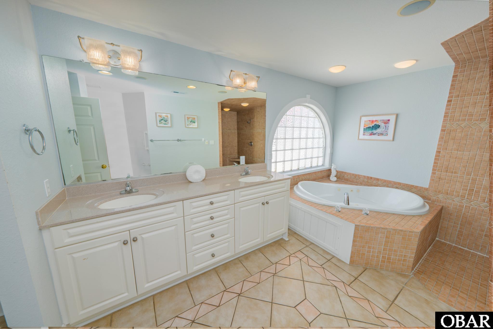 7245 South Old Oregon Inlet Road Nags Head, NC 27959 - Photo 18 of 50 Top Level King Suite En Suite Bath #1