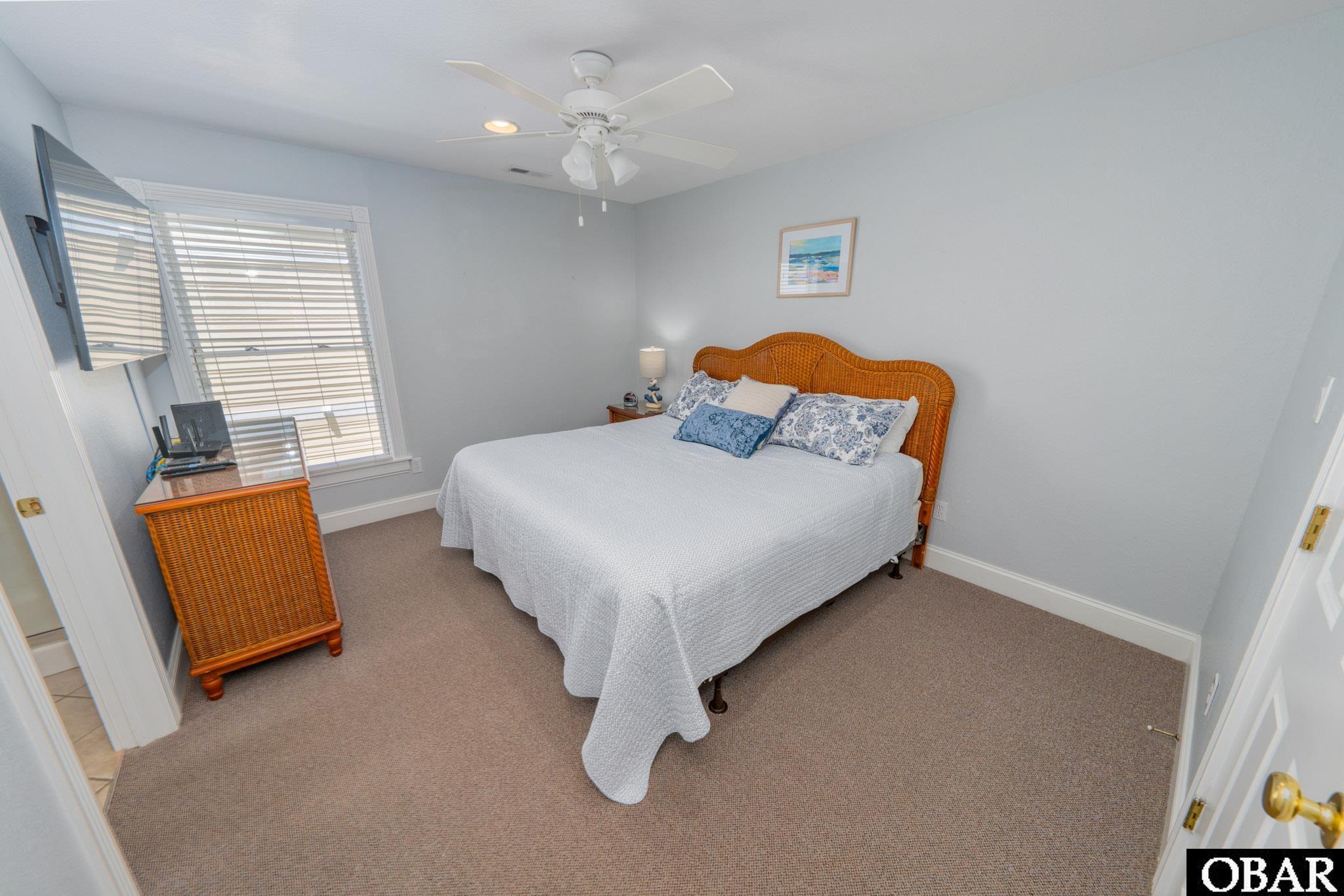 7245 South Old Oregon Inlet Road Nags Head, NC 27959 - Photo 30 of 50 2nd Level King Suite #4