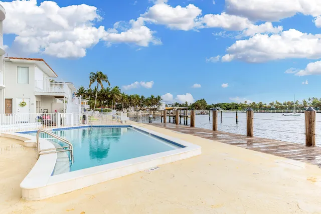 $2,100 | 2508 Bay Drive, Unit 114, Pompano Beach, FL 33062