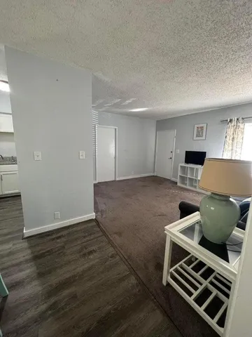 $2,100 | 2508 Bay Drive, Unit 114, Pompano Beach, FL 33062