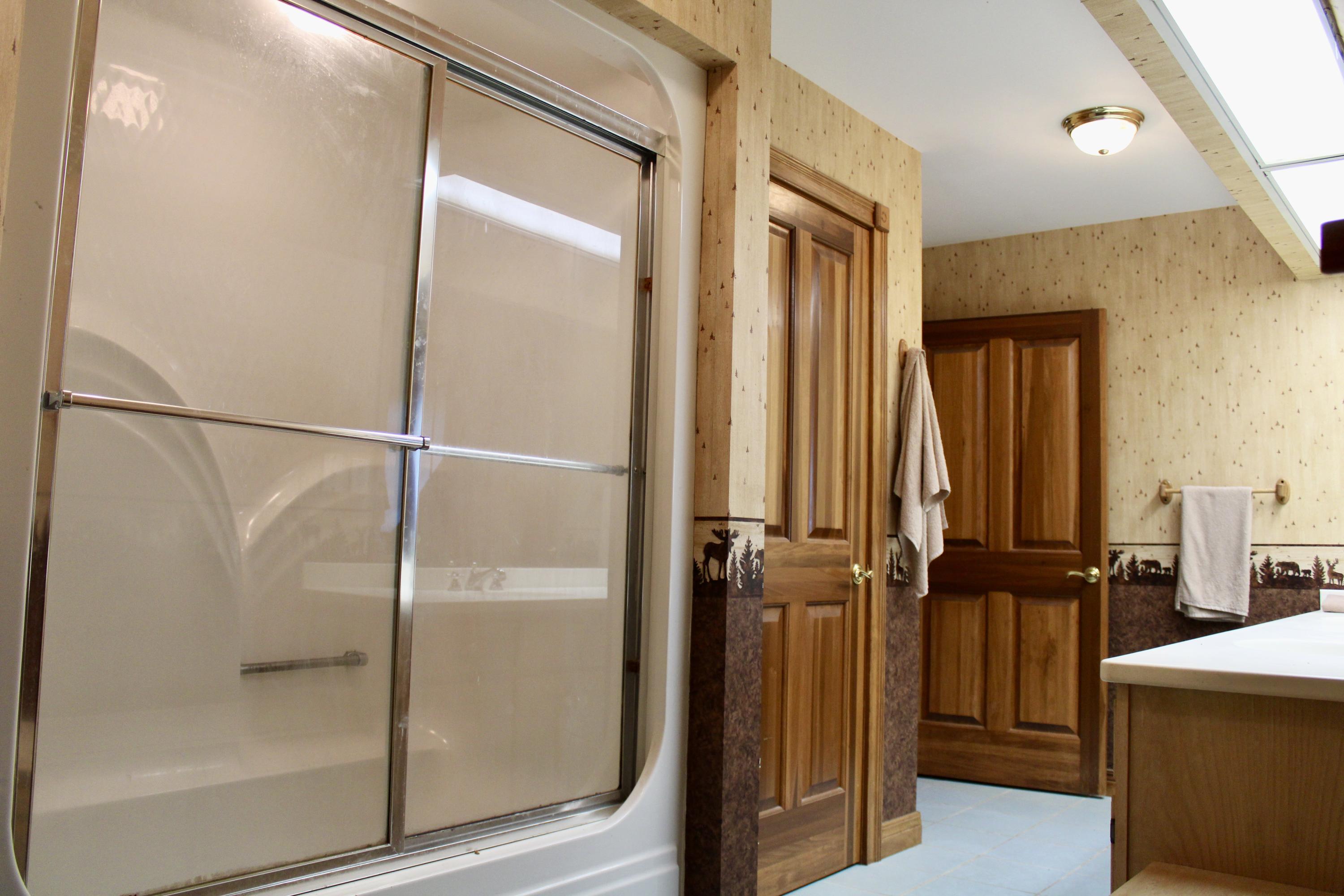 1010 North Sanctuary Road Chattanooga, TN 37421 - Photo 36 of 44 BA 3 showerjpeg