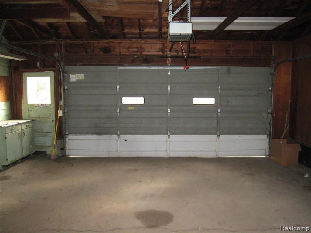2089 Mitchell Lake Road Attica, MI 48412 - Photo 19 of 23 Garage.jpg