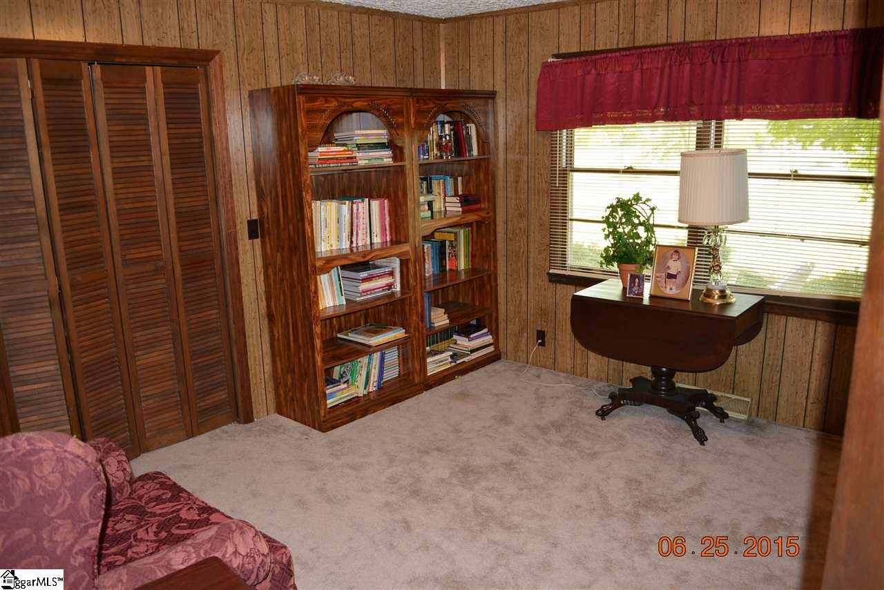 1710 Georgia Road Gray Court, SC 29645 - Photo 14 of 36