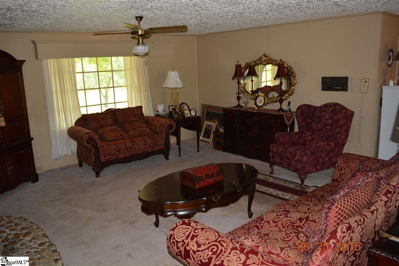 1710 Georgia Road Gray Court, SC 29645 - Photo 4 of 36