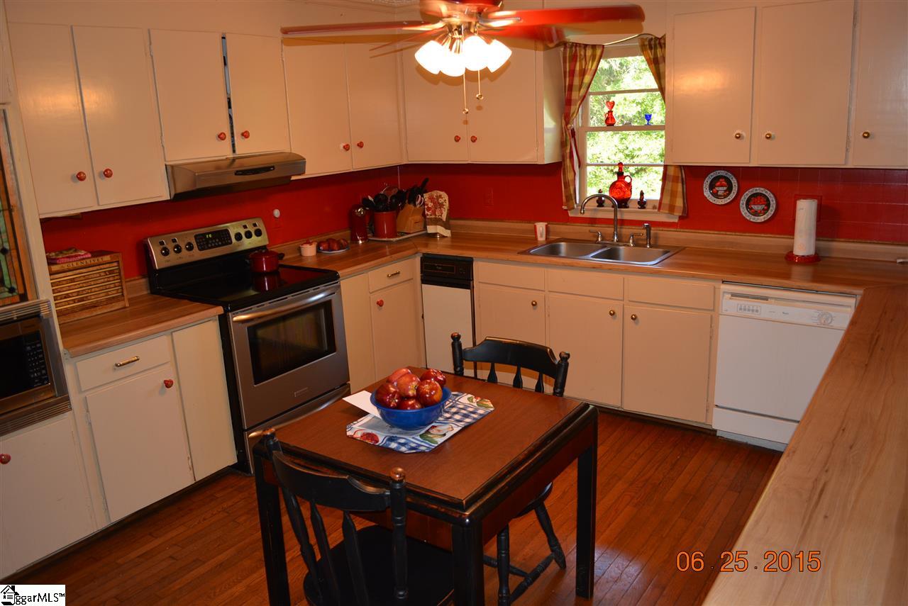 1710 Georgia Road Gray Court, SC 29645 - Photo 7 of 36