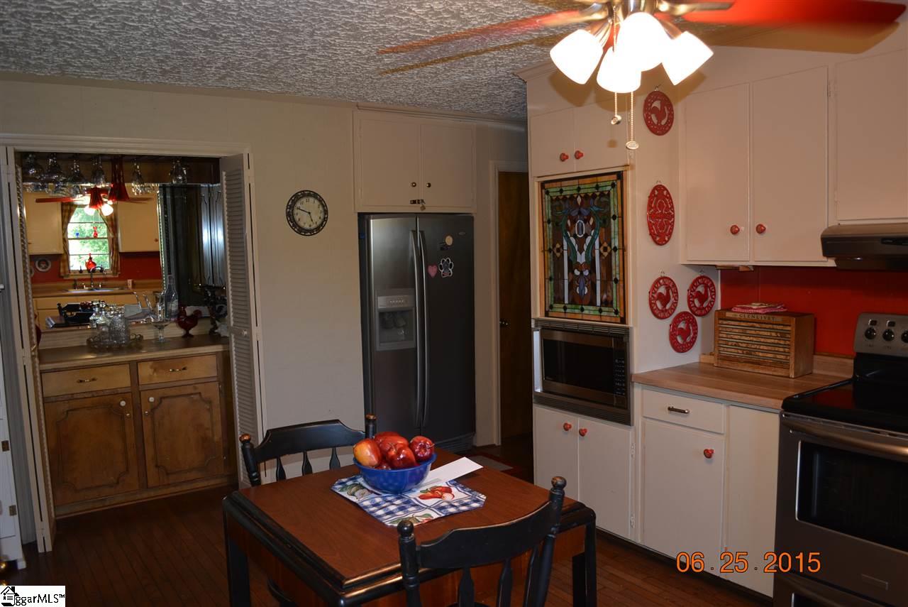 1710 Georgia Road Gray Court, SC 29645 - Photo 9 of 36