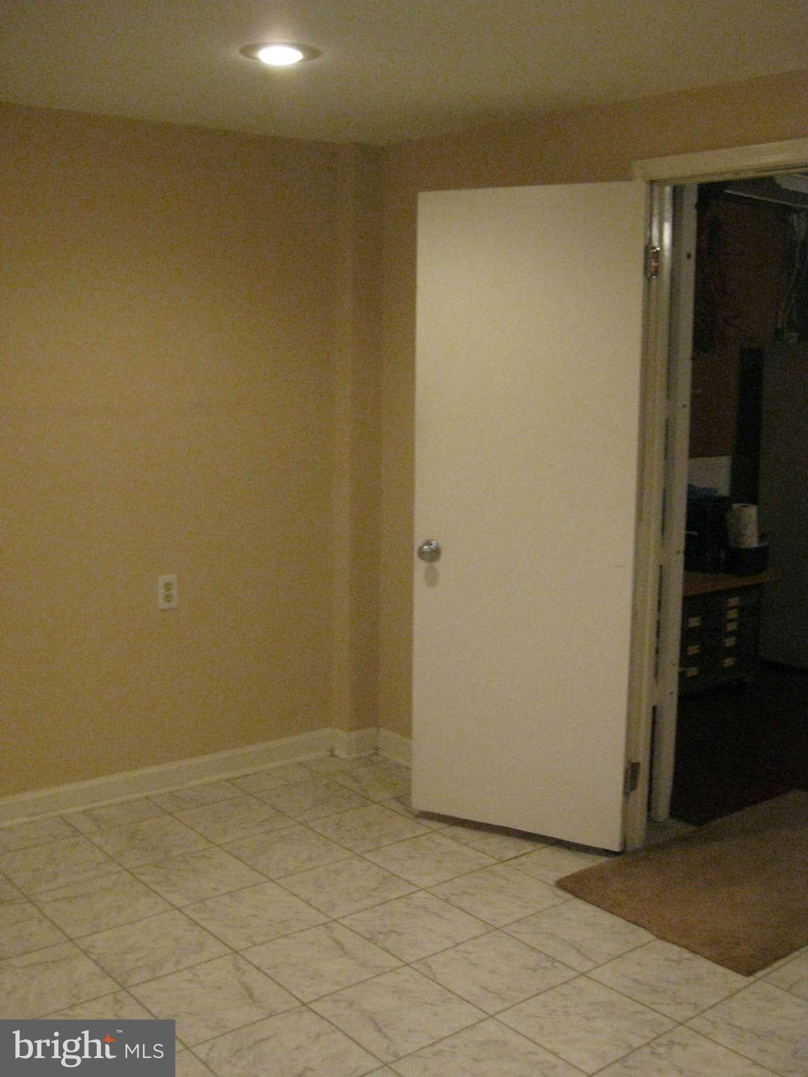 1728 Pin Oak Road Baltimore, MD 21234 - Photo 16 of 19