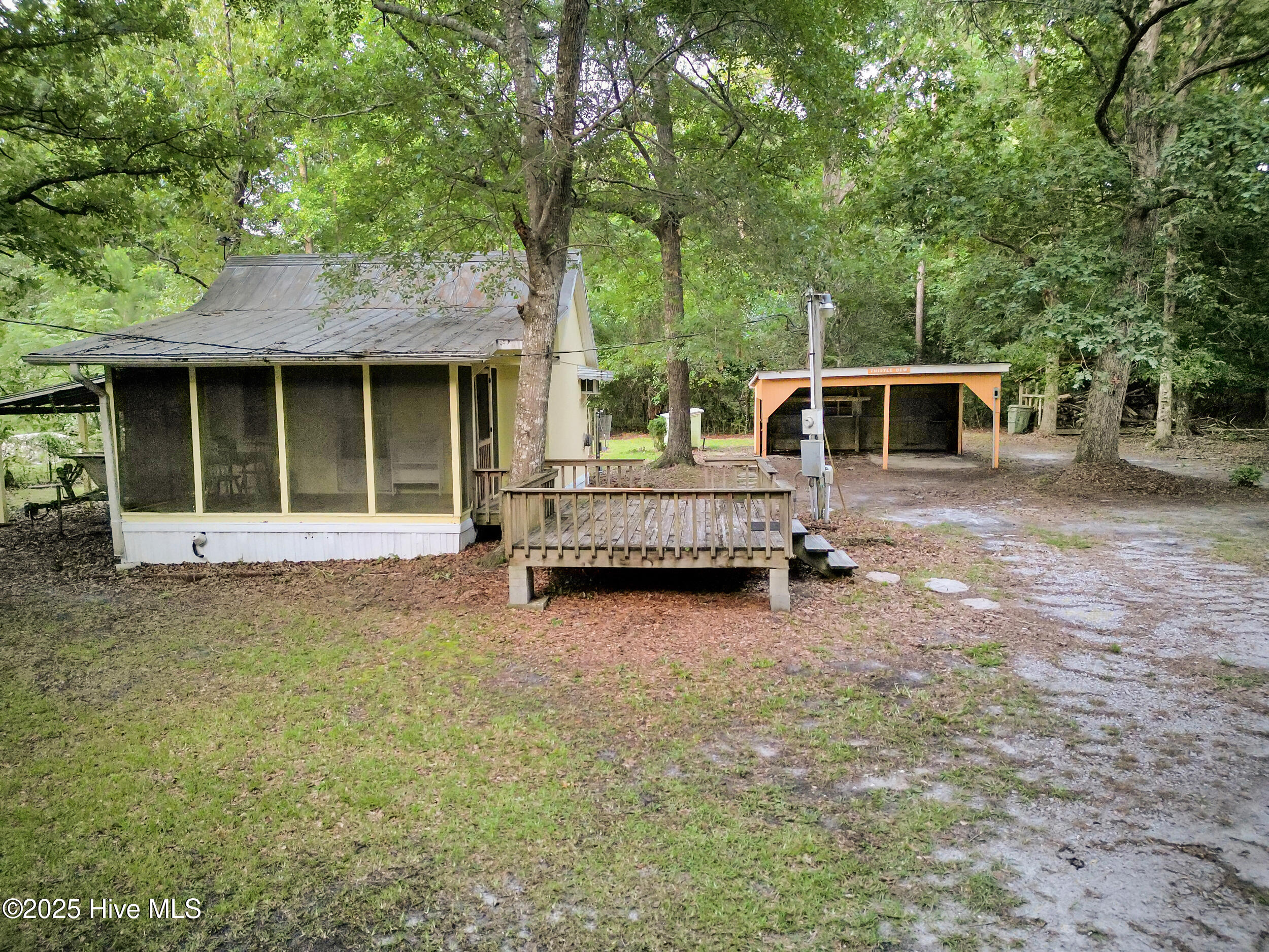 684 West Firetower Road Swansboro, NC 28584 - Photo 3 of 42 9 (2)