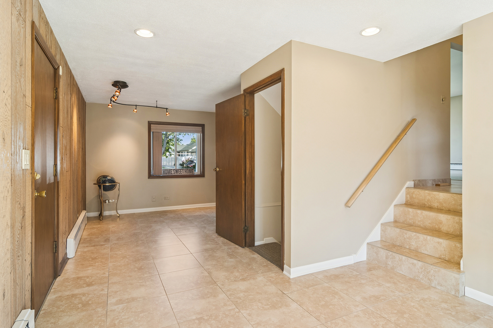 450 Little Path Road Des Plaines, IL 60016 - Photo 12 of 26 Gallery Image 12