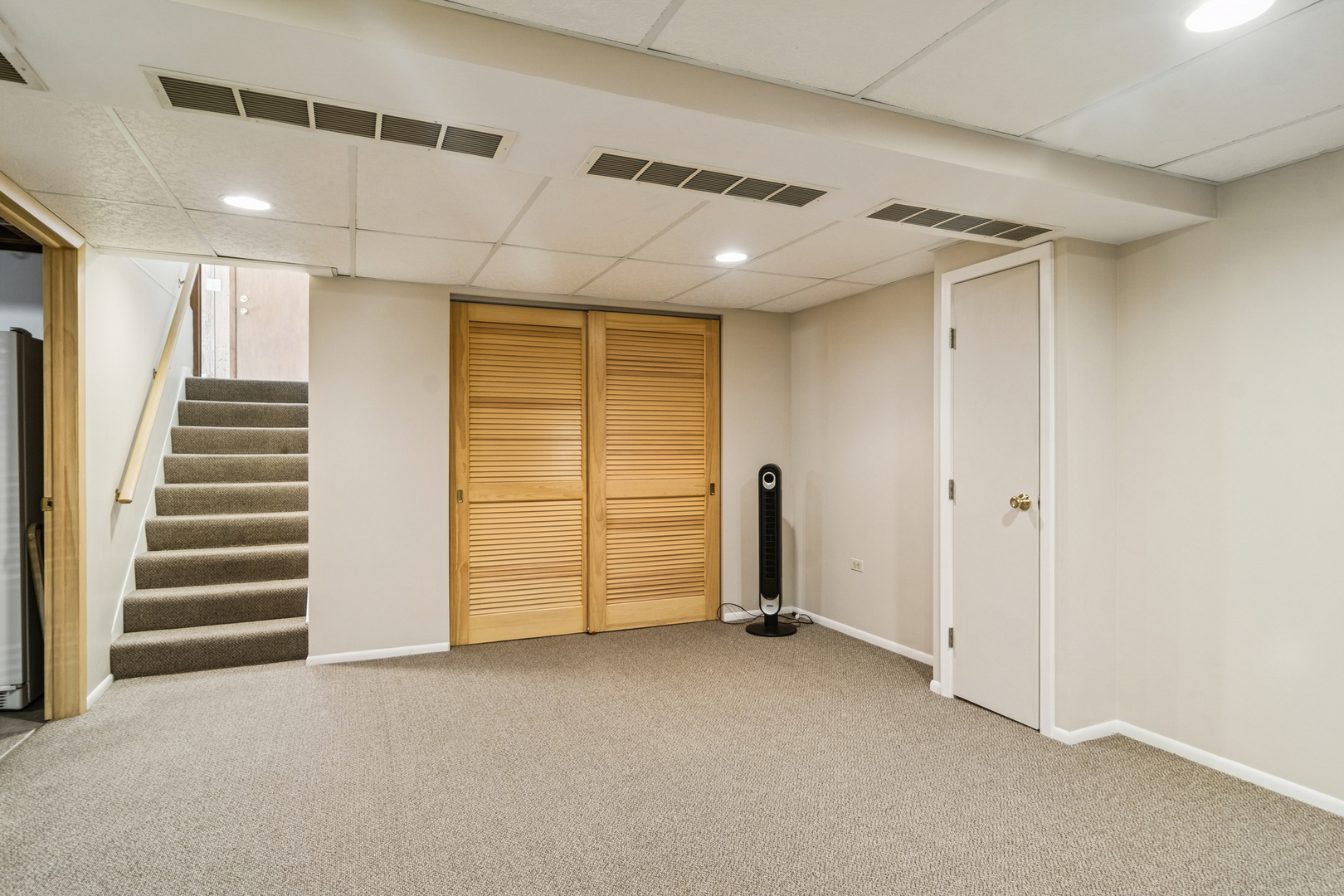 450 Little Path Road Des Plaines, IL 60016 - Photo 15 of 26 Gallery Image 15