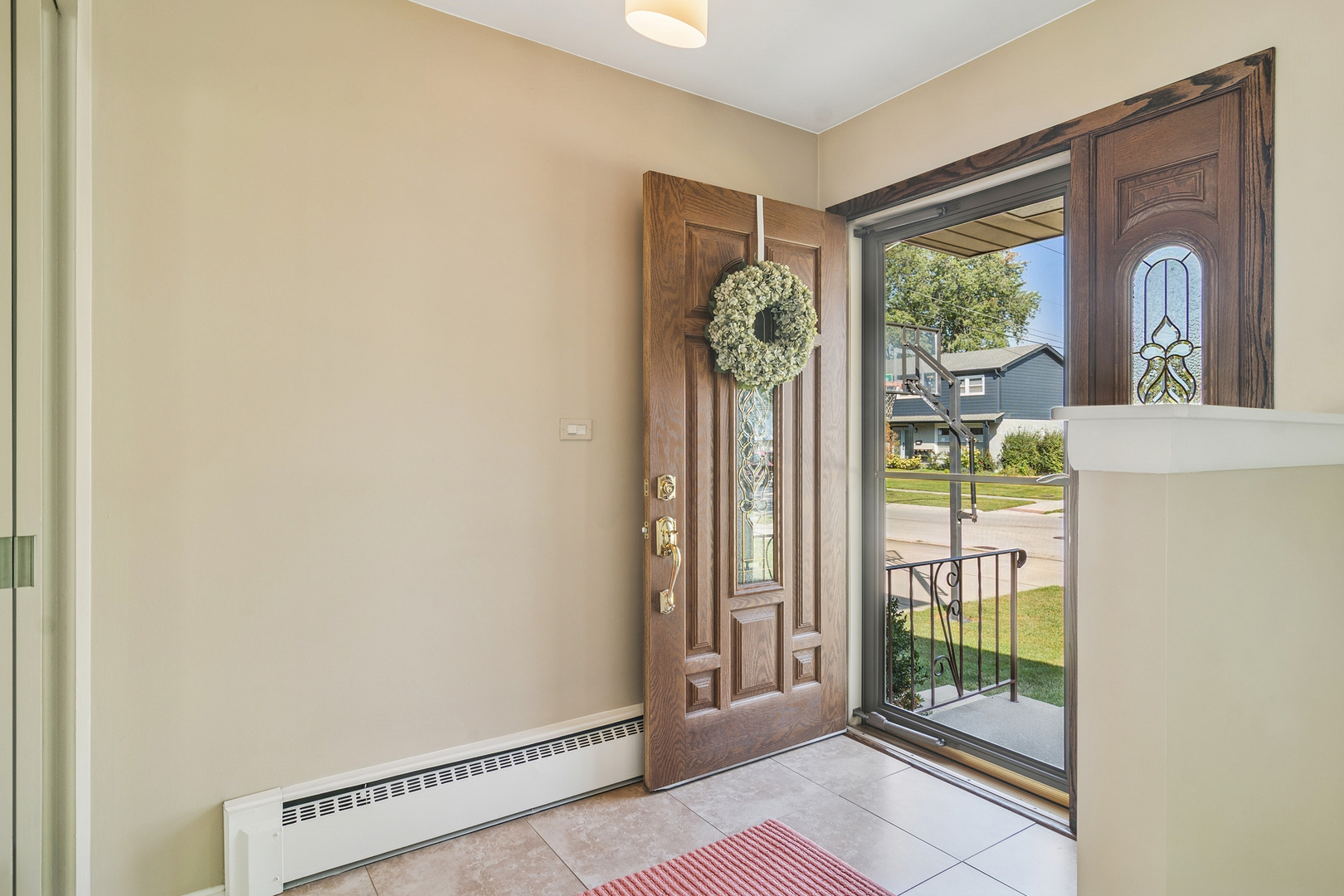 450 Little Path Road Des Plaines, IL 60016 - Photo 2 of 26 Gallery Image 2