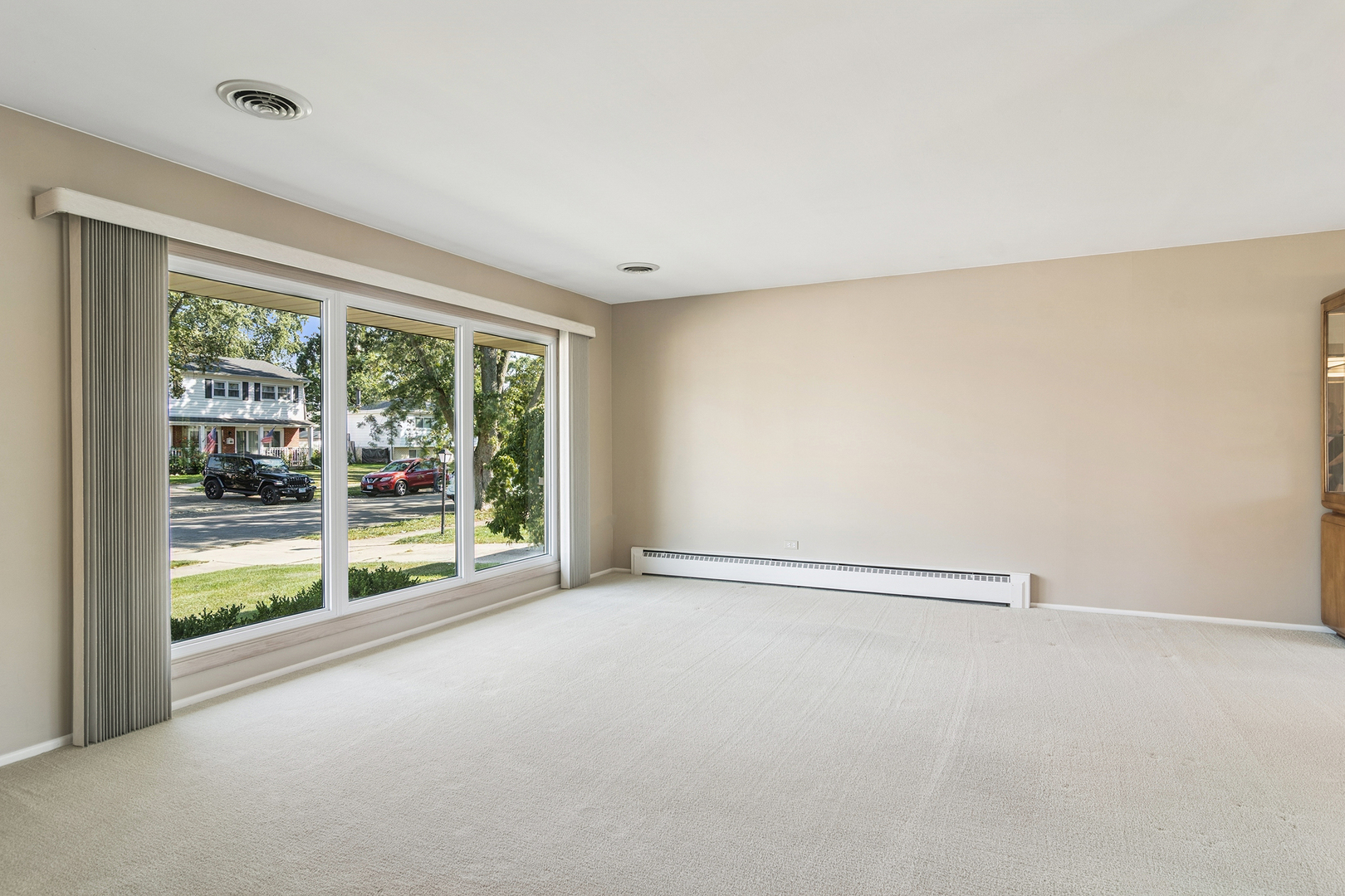 450 Little Path Road Des Plaines, IL 60016 - Photo 3 of 26 Gallery Image 3