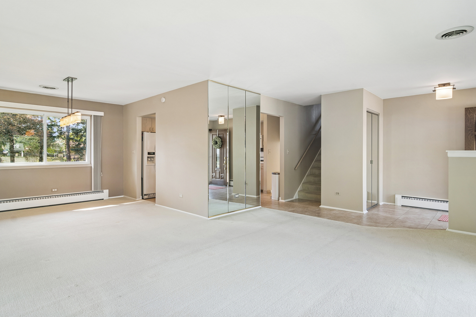 450 Little Path Road Des Plaines, IL 60016 - Photo 4 of 26 Gallery Image 4