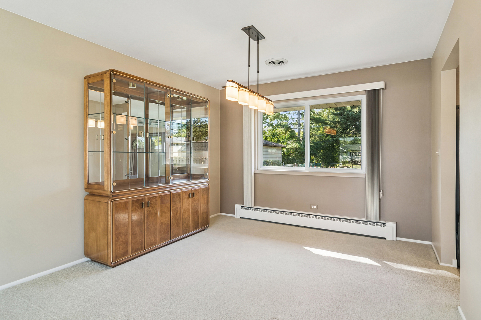450 Little Path Road Des Plaines, IL 60016 - Photo 6 of 26 Gallery Image 6