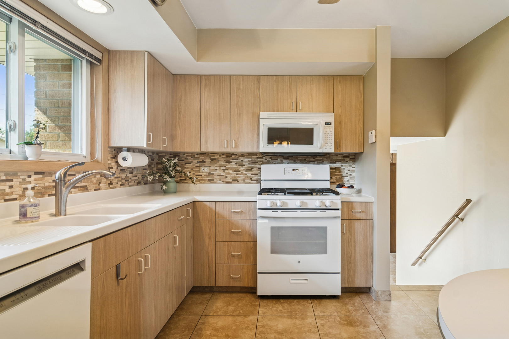 450 Little Path Road Des Plaines, IL 60016 - Photo 7 of 26 Gallery Image 7