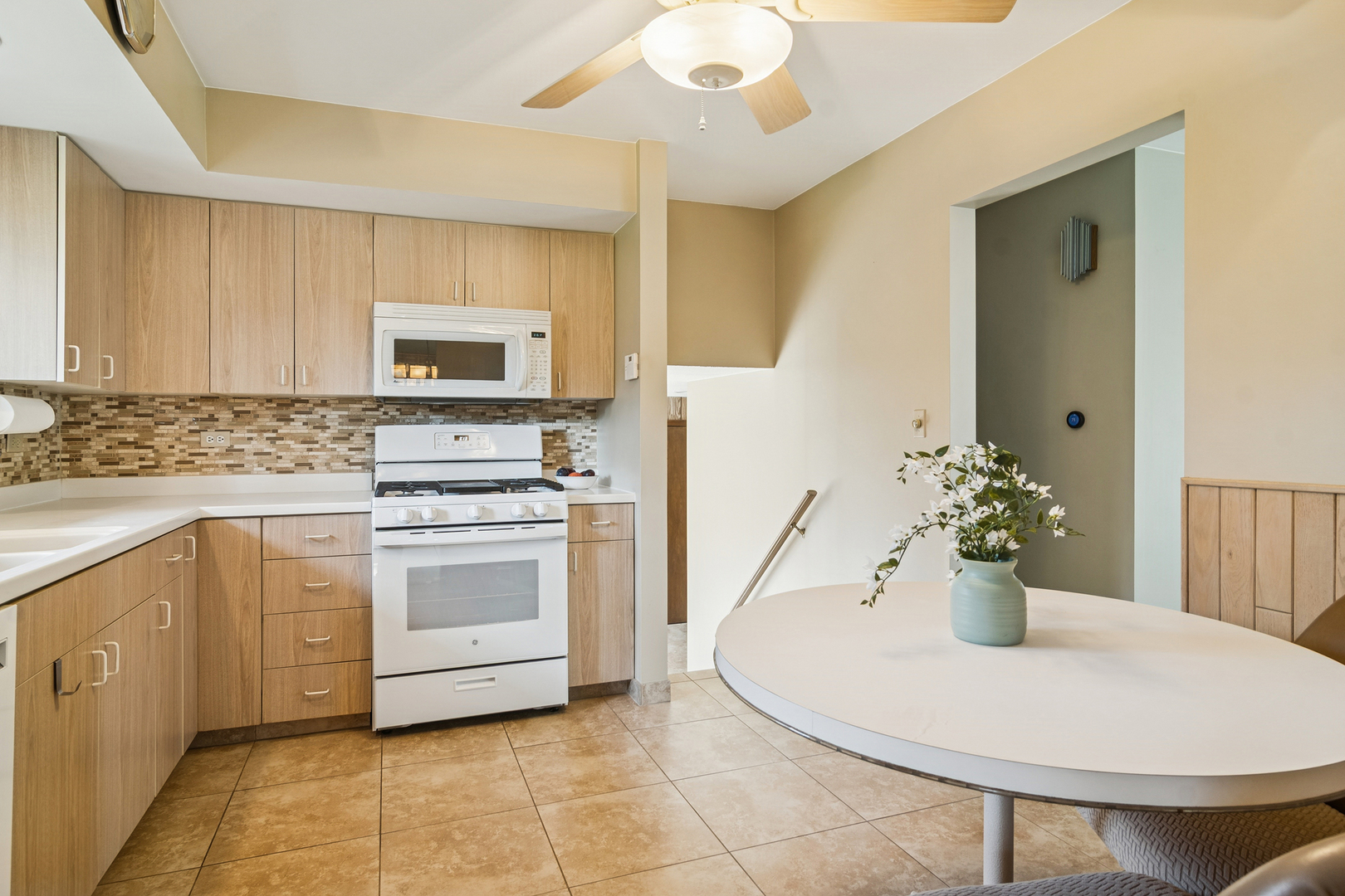 450 Little Path Road Des Plaines, IL 60016 - Photo 10 of 26 Gallery Image 10