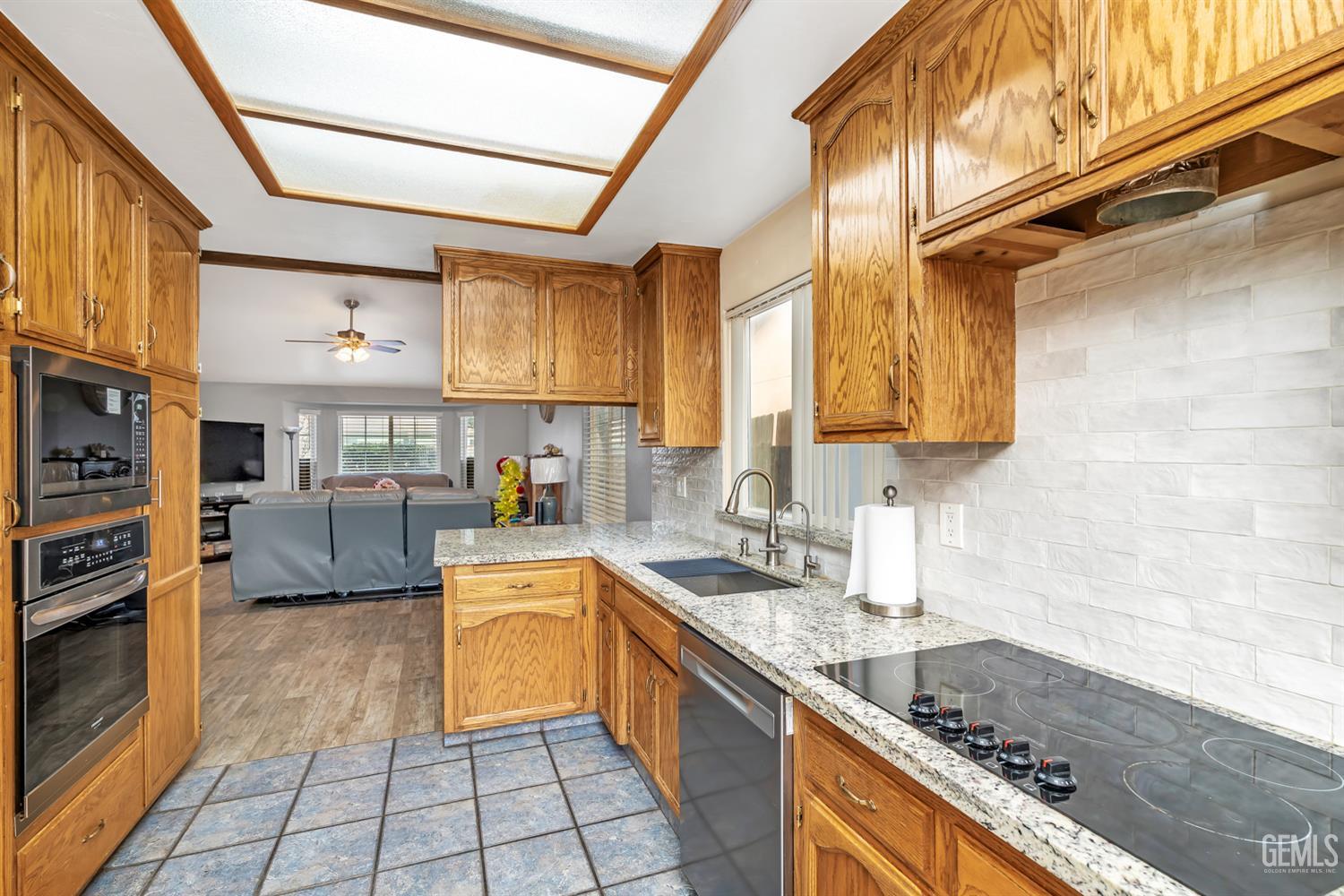 Undisclosed Address Bakersfield, CA 93313 - Photo 14 of 27