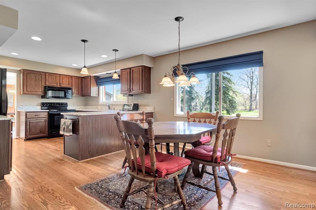 541 Augusta Drive Rochester Hills, MI 48309 - Photo 28 of 74