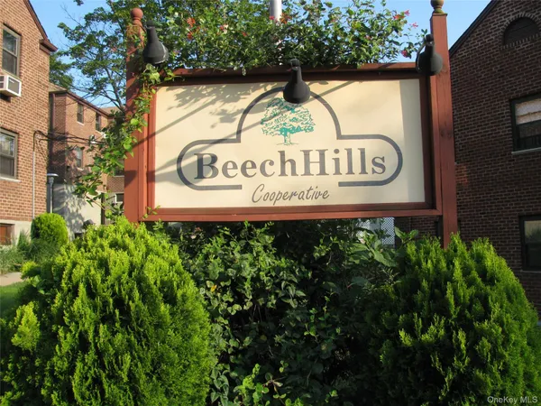 $399,000 | 245-17 62nd Avenue, Unit UPPR | Douglaston