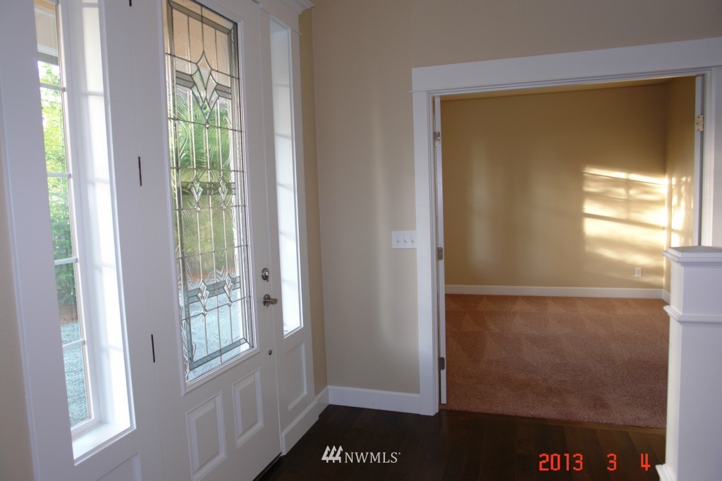 2632 Edmonds Avenue Northeast Renton, WA 98056 - Photo 4 of 15