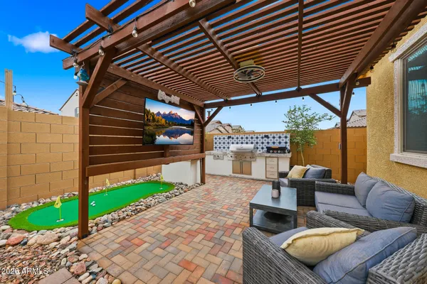 $615,000 | 2208 East Palmdale Lane, Gilbert, AZ 85298