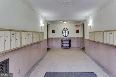 $290,000 | 906 South Washington Street, Unit 307, Alexandria, VA 22314