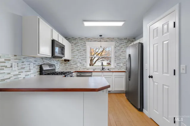 $460,000 | 4869 West Mystic Cove Way, Garden City, ID 83714