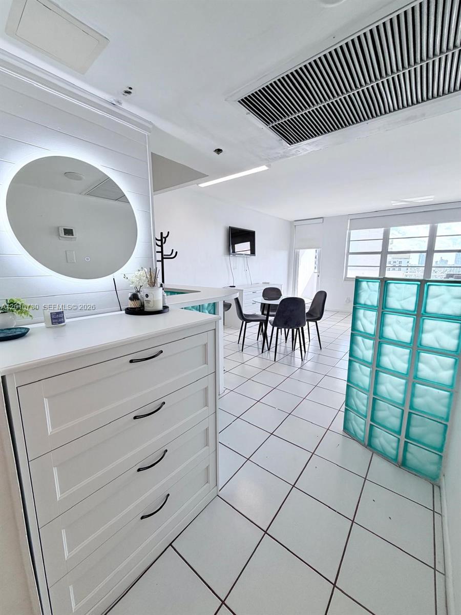 100 Lincoln Road, Unit 1609 Miami Beach, FL 33139 - Photo 4 of 10 Photo 4