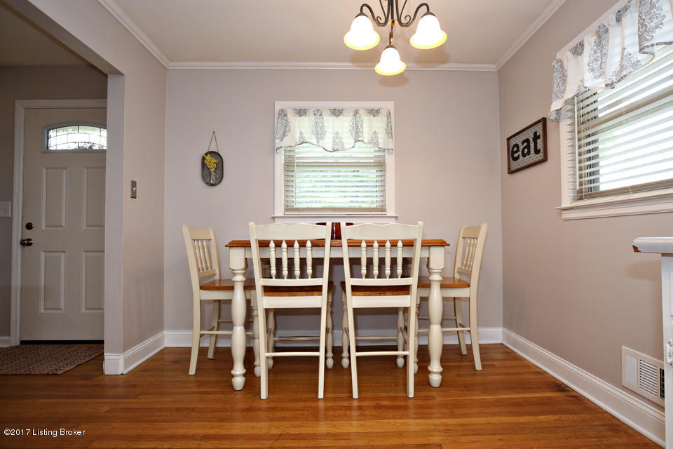 2902 Beaumont Road Louisville, KY 40205 - Photo 9 of 28 Dining Area