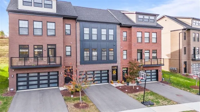 $469,999 | 202 Kousa Lane, Venetia, PA 15367