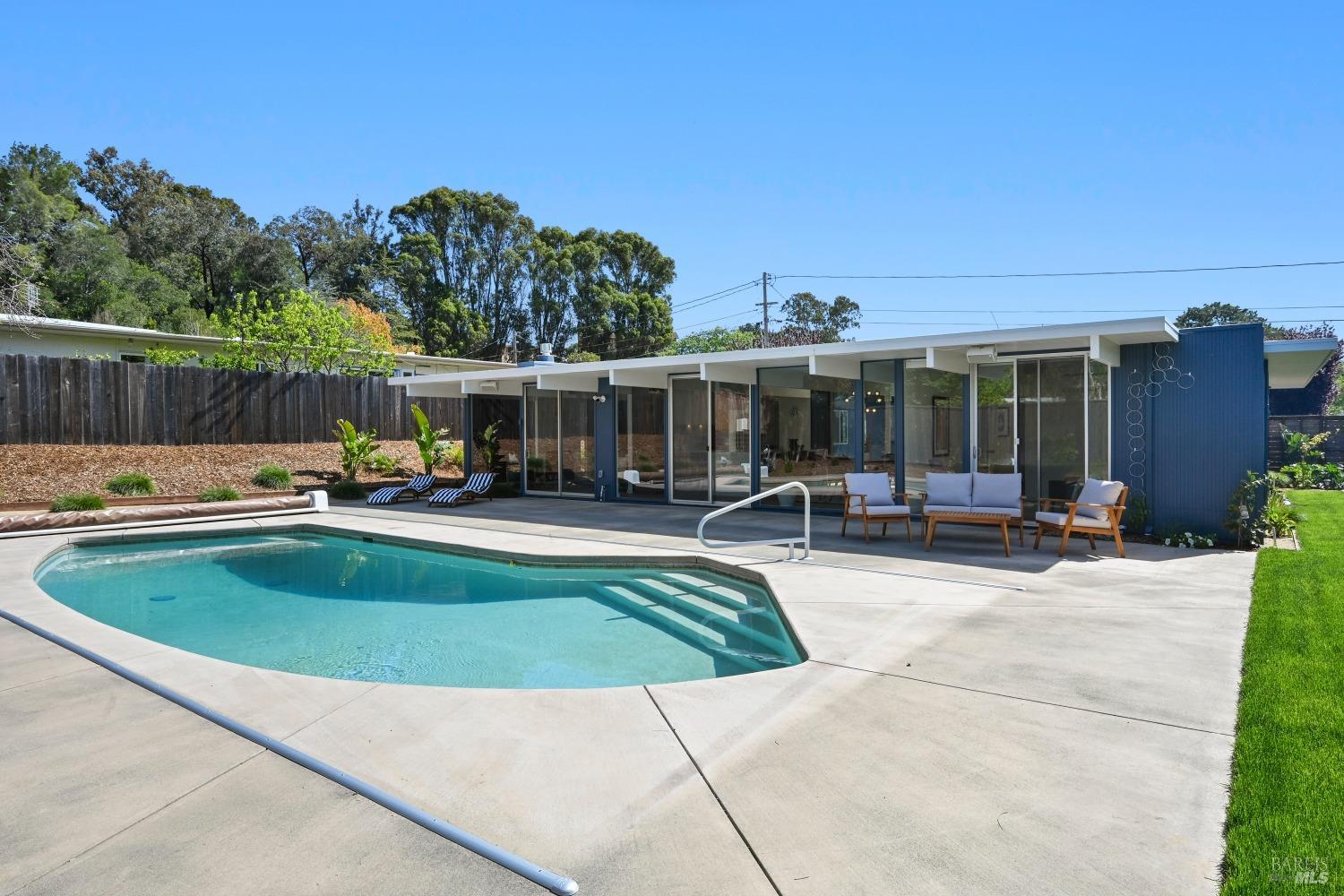 9 Cermenho Court San Rafael, CA 94903 - Photo 1 of 1 Gallery Image 1