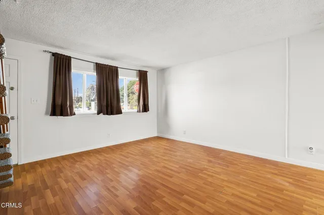 $1,199,000 | 400 Arcade Drive, Ventura, CA 93003