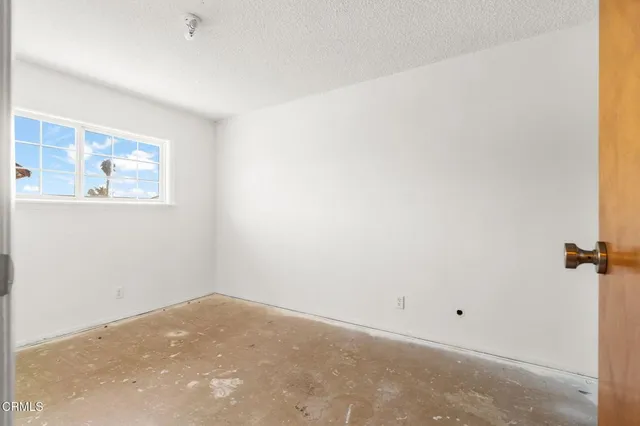 $1,199,000 | 400 Arcade Drive, Ventura, CA 93003