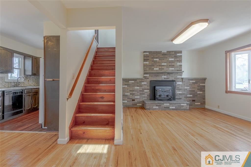 36 Ellwood Road East Brunswick, NJ 08816 - Photo 5 of 19 Gallery Image 5