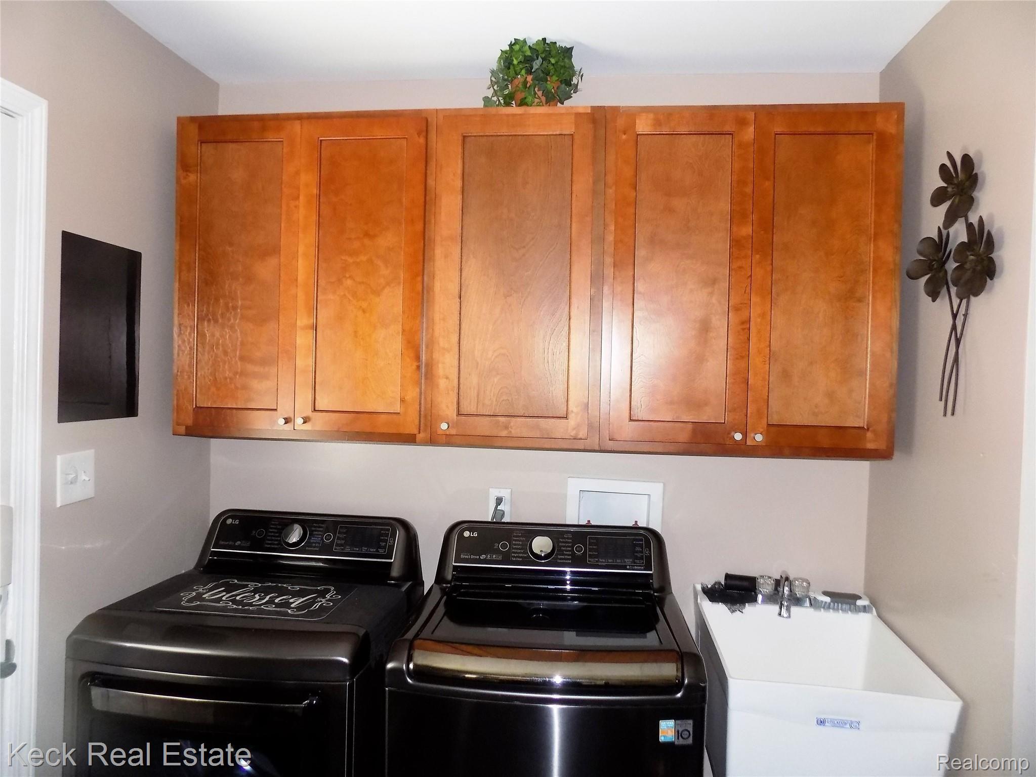 5037 Harding Street Wayne, MI 48184 - Photo 14 of 21 DSCN2860.JPG