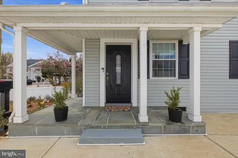 $679,000 | 858 South Harrison Street, Arlington, VA 22204