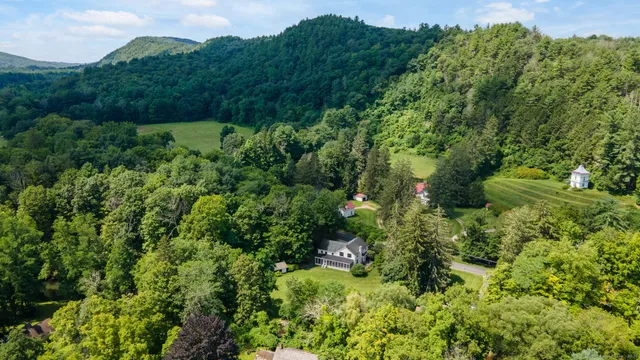 $875,000 | 28 White Hollow Road, Salisbury, CT 06039