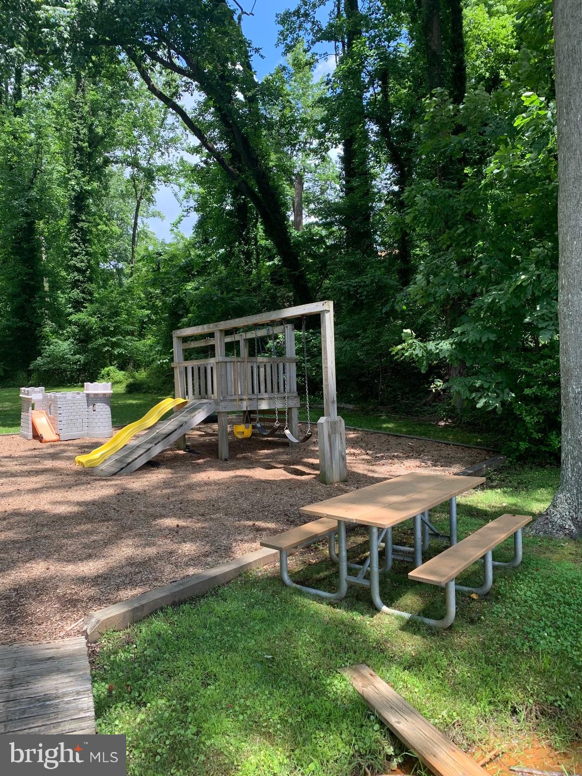 3984 Valley View Road Annapolis, MD 21401 - Photo 4 of 7 Tot lot