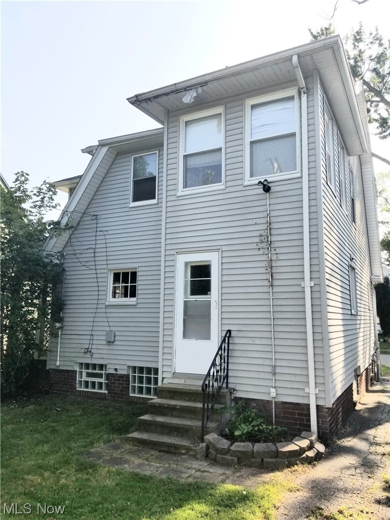 17801 Ingleside Road Cleveland, OH 44119 - Photo 12 of 13 Back Ext