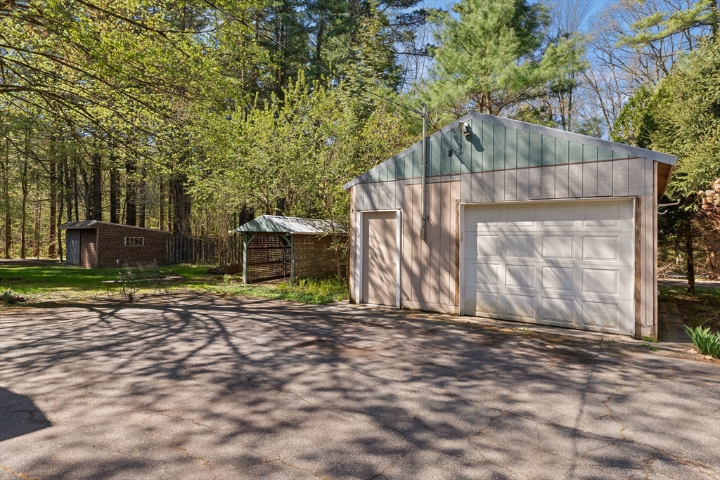 93 Hadley Road Merrimac, MA 01860 - Photo 9 of 42 Gallery Image 9