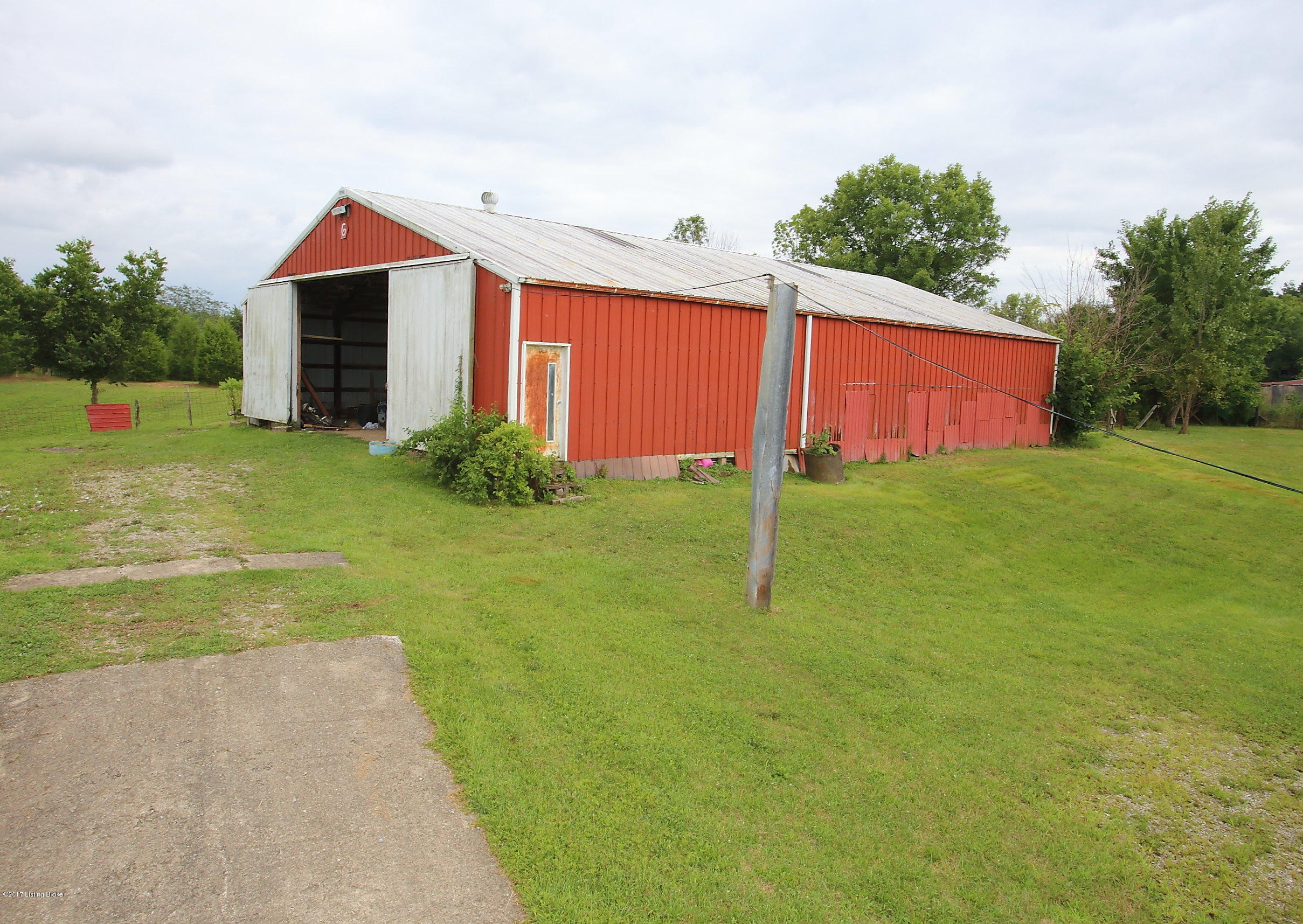 2589 Raymond Road Shepherdsville, KY 40165 - Photo 30 of 54 IMG_6589