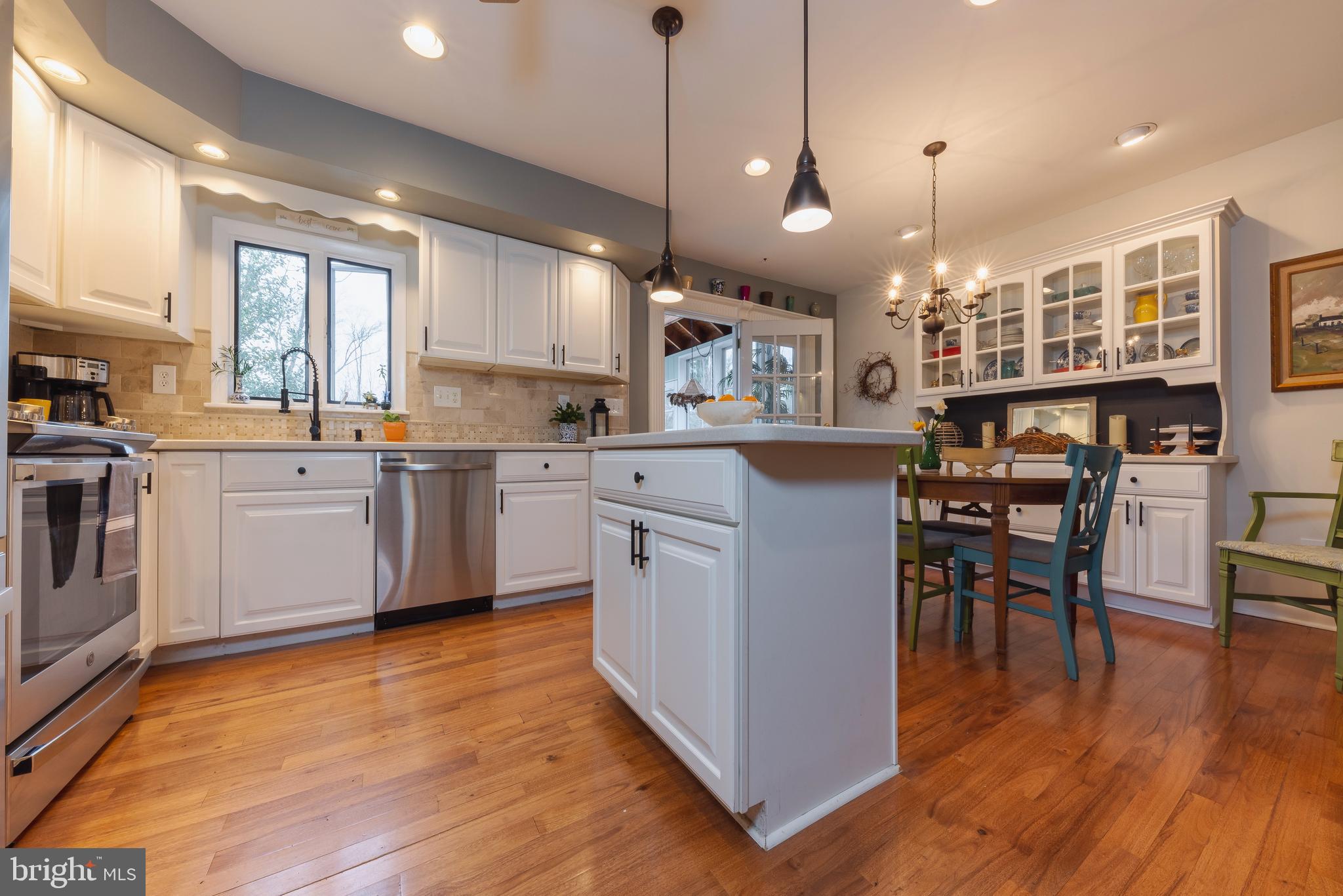 114 Gaunt Drive Mickleton, NJ 08056 - Photo 14 of 48 Kitchen Island seats 2