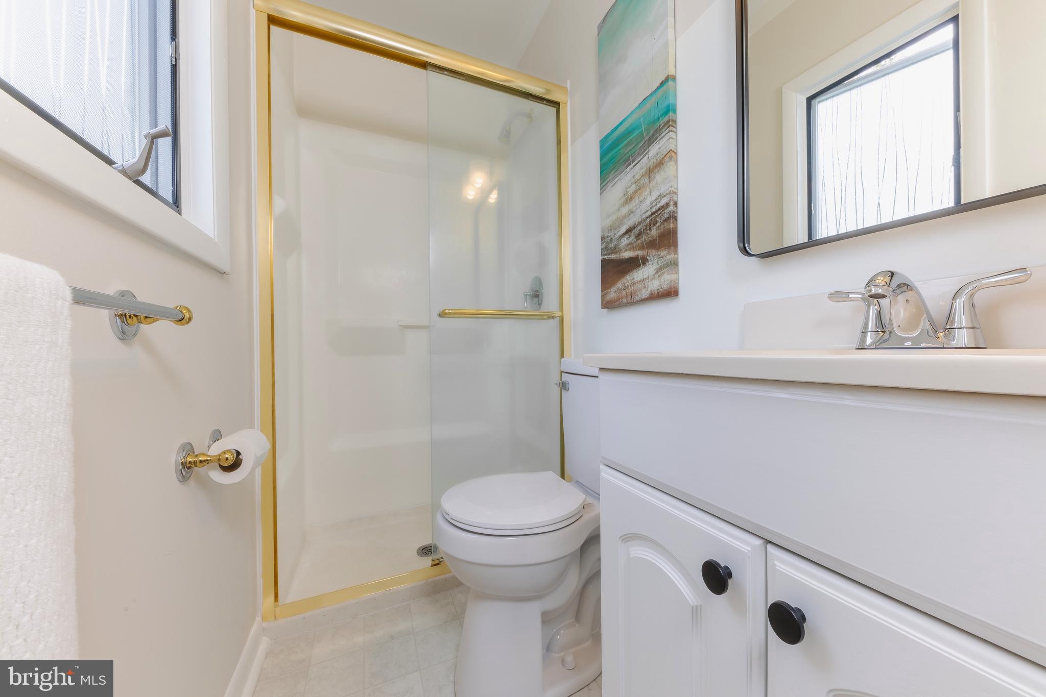 114 Gaunt Drive Mickleton, NJ 08056 - Photo 24 of 48 Primary Full Bath