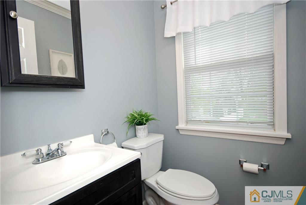 733 Inman Avenue Colonia, NJ 07067 - Photo 16 of 20 Gallery Image 16