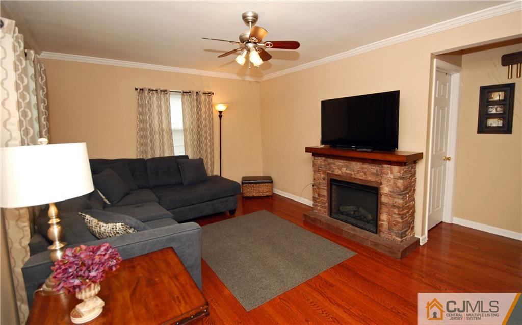 733 Inman Avenue Colonia, NJ 07067 - Photo 10 of 20 Gallery Image 10