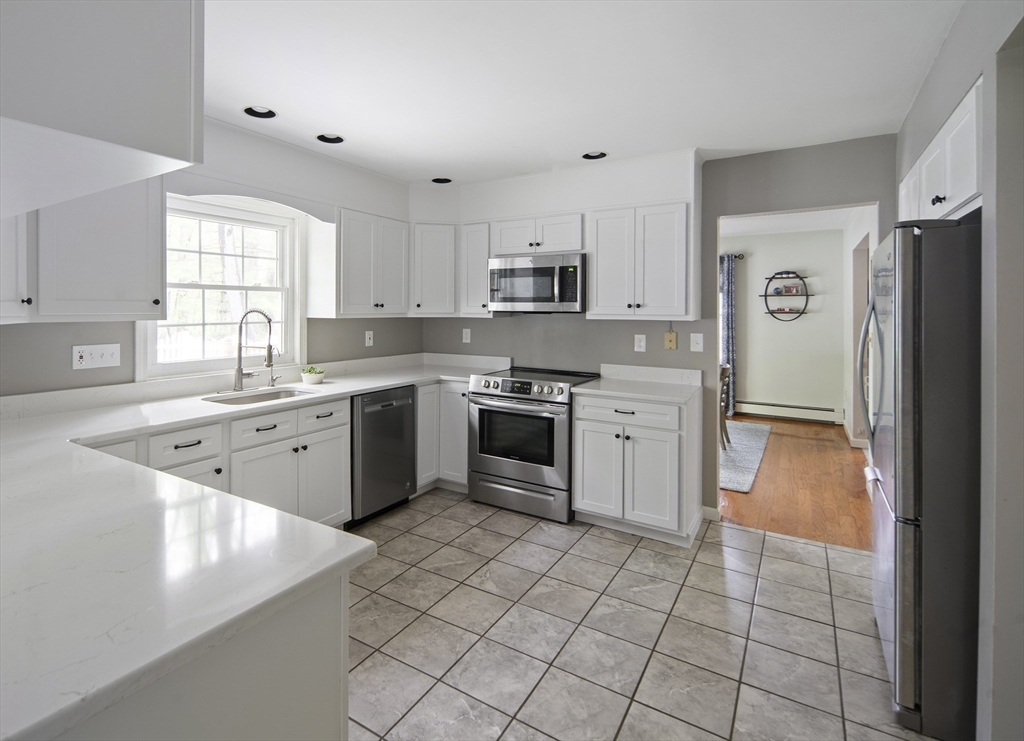 192 Parker Street Maynard, MA 01754 - Photo 5 of 31