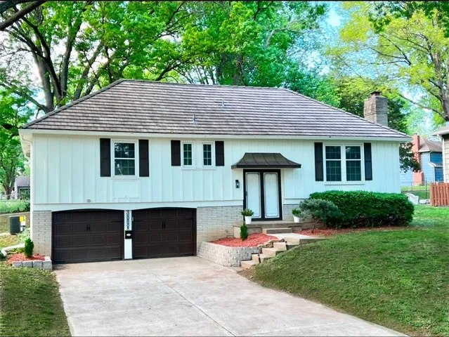 $379,900 | 10806 West 96th Street, Overland Park, KS 66214