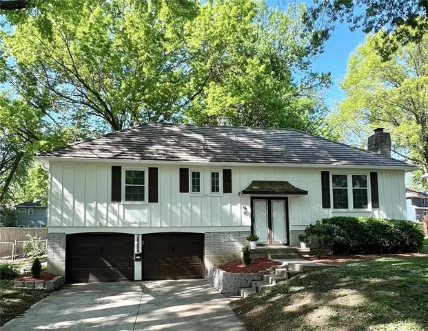 $379,900 | 10806 West 96th Street, Overland Park, KS 66214